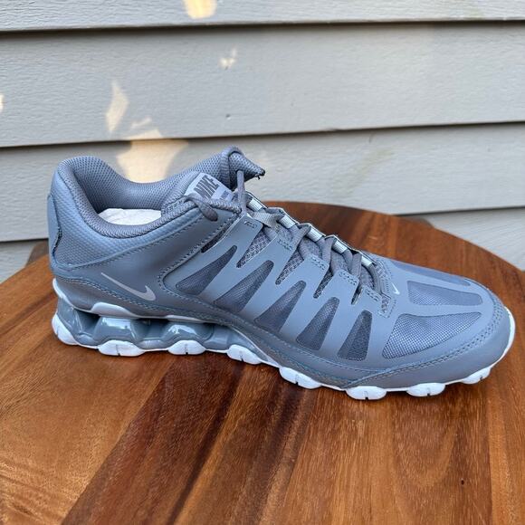 Nike Reax 8 TR Mesh Mens Sneakers Size 10.5 Wolf Grey 621716-010 Cross Trainers - Picture 2 of 13